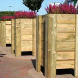 Houten plantenbakken van douglas hout of geimpregneerd vuren.